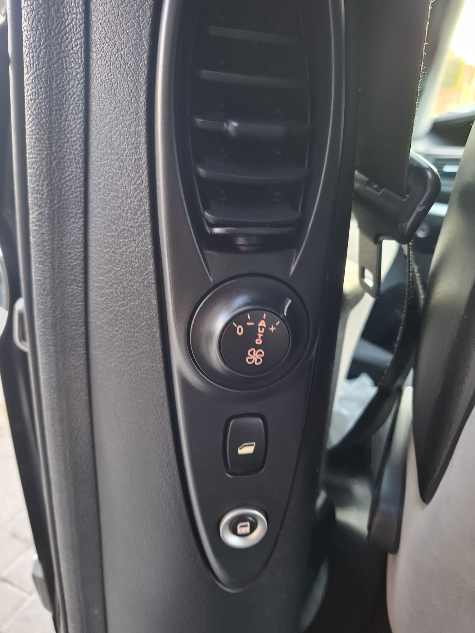 Peugeot 807 Automática 7 Plazas (2011) | 118.000 km | Ideal Familias 20 Peugeot 807 Automática 7 Plazas (2011) | 118.000 km | Ideal Familias - Imagen 20