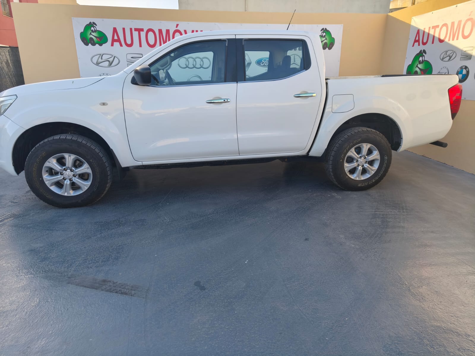 Nissan Navara 2.3 dCi 163Cv 4x4 (2018) | 118.000 km 2 Nissan Navara 2.3 dCi 163Cv 4x4 (2018) | 118.000 km - Imagen 2