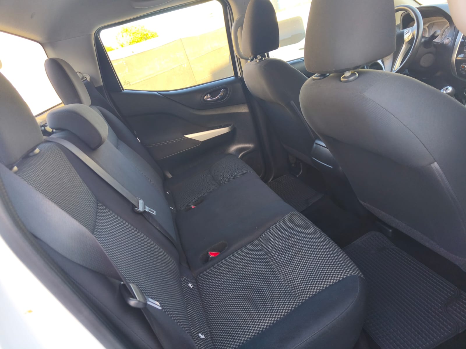 Nissan Navara 2.3 dCi 163Cv 4x4 (2018) | 118.000 km 5 Nissan Navara 2.3 dCi 163Cv 4x4 (2018) | 118.000 km - Imagen 5